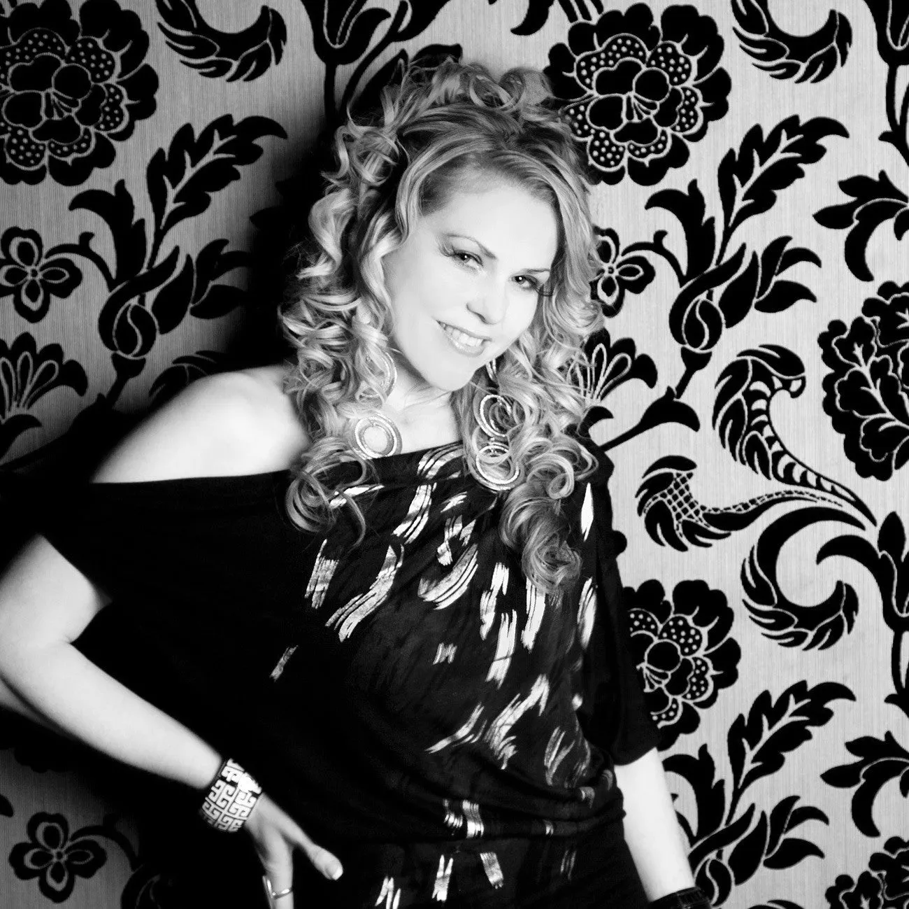 Anita Prime - Solo Singer - Coromandel