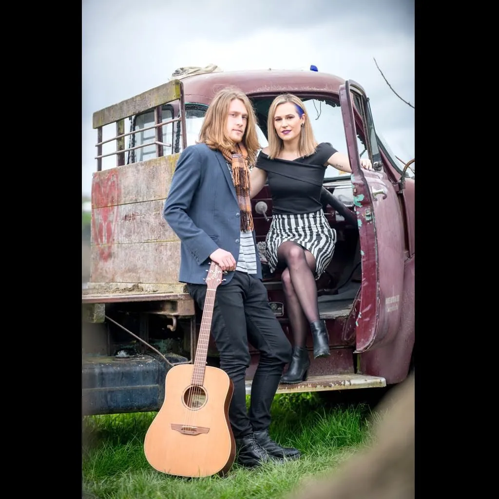 Annabelle and Ash - Acoustic covers Duo - Gisborne