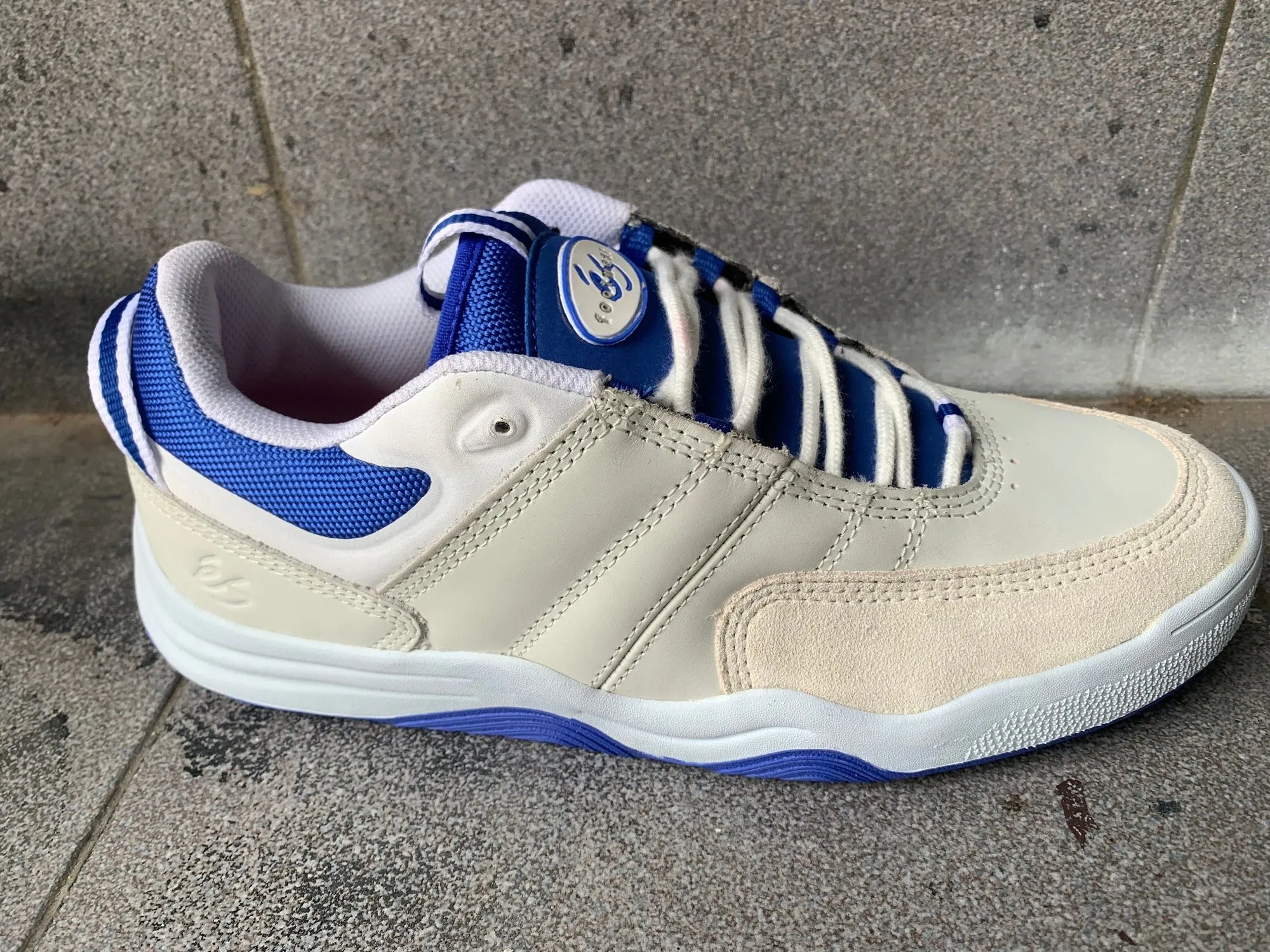 ES Evant White Blue