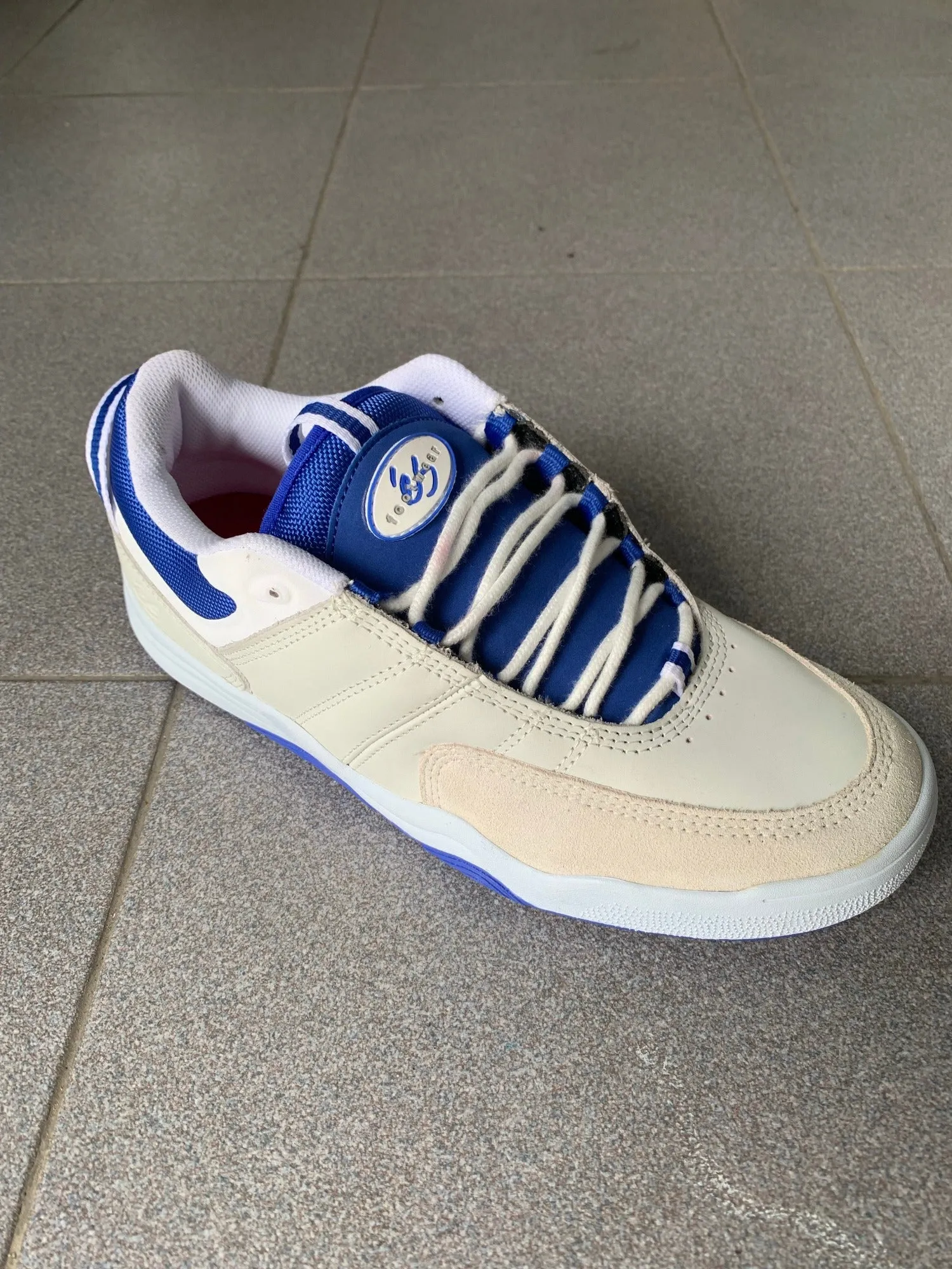 ES Evant White Blue