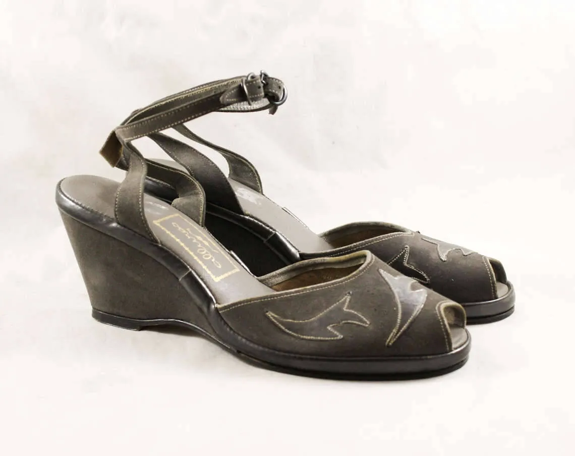 Size 6 1940s Gray Platform Shoes - 40s 50s Peep Toe Wedges with Sexy Ankle Strap - Suede & Leather Appliques - Narrow Width - Deadstock