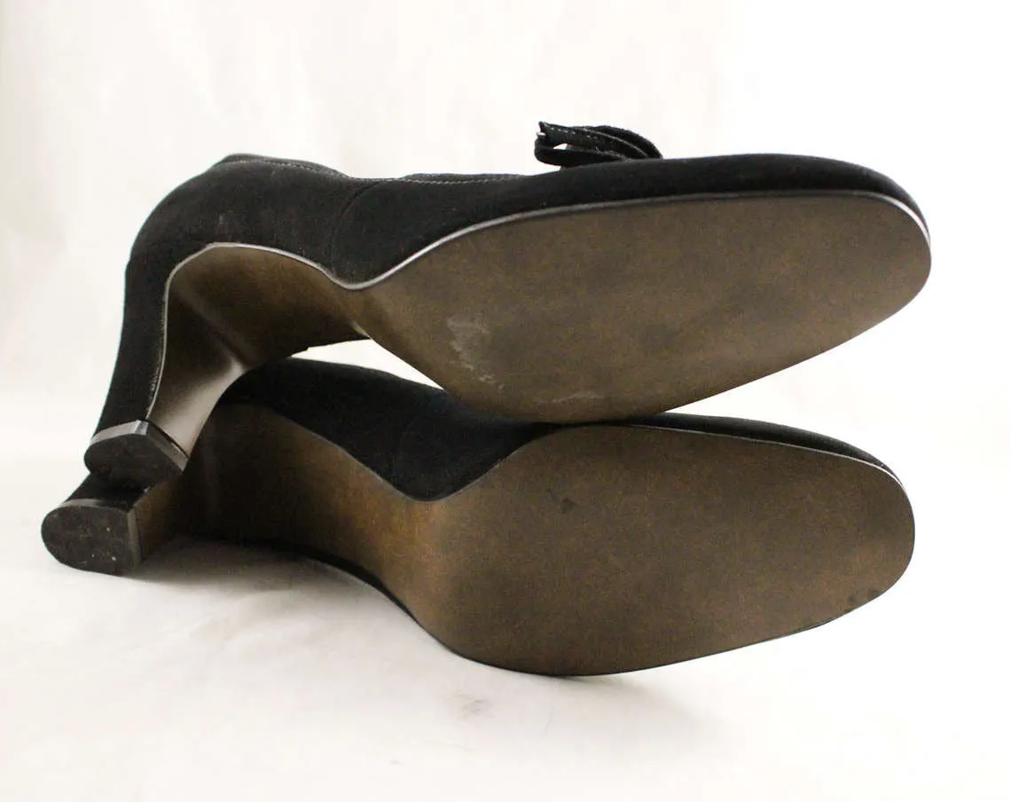 Size 8 Black Shoes - Chic 1960s Audrey Style Suede Pumps - Unworn 8AA Narrow Mod Shoes - Modernist Bows - Gorgeous 60s NOS Deadstock