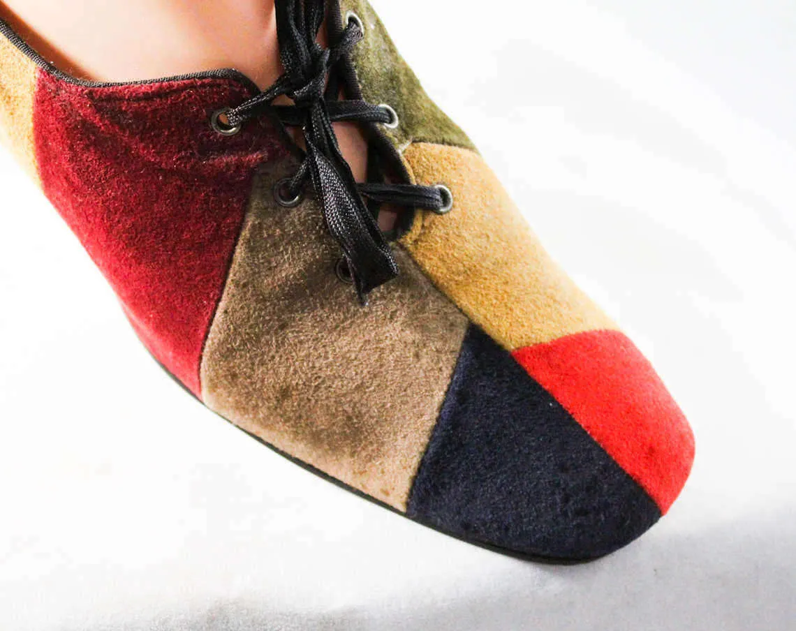 Size 8 Narrow Shoes - 1960s European Style Color Block Suede Pumps - 8AA Lace Up Shoes - 60s Red Fawn Maroon Black Fall Autumn Colors