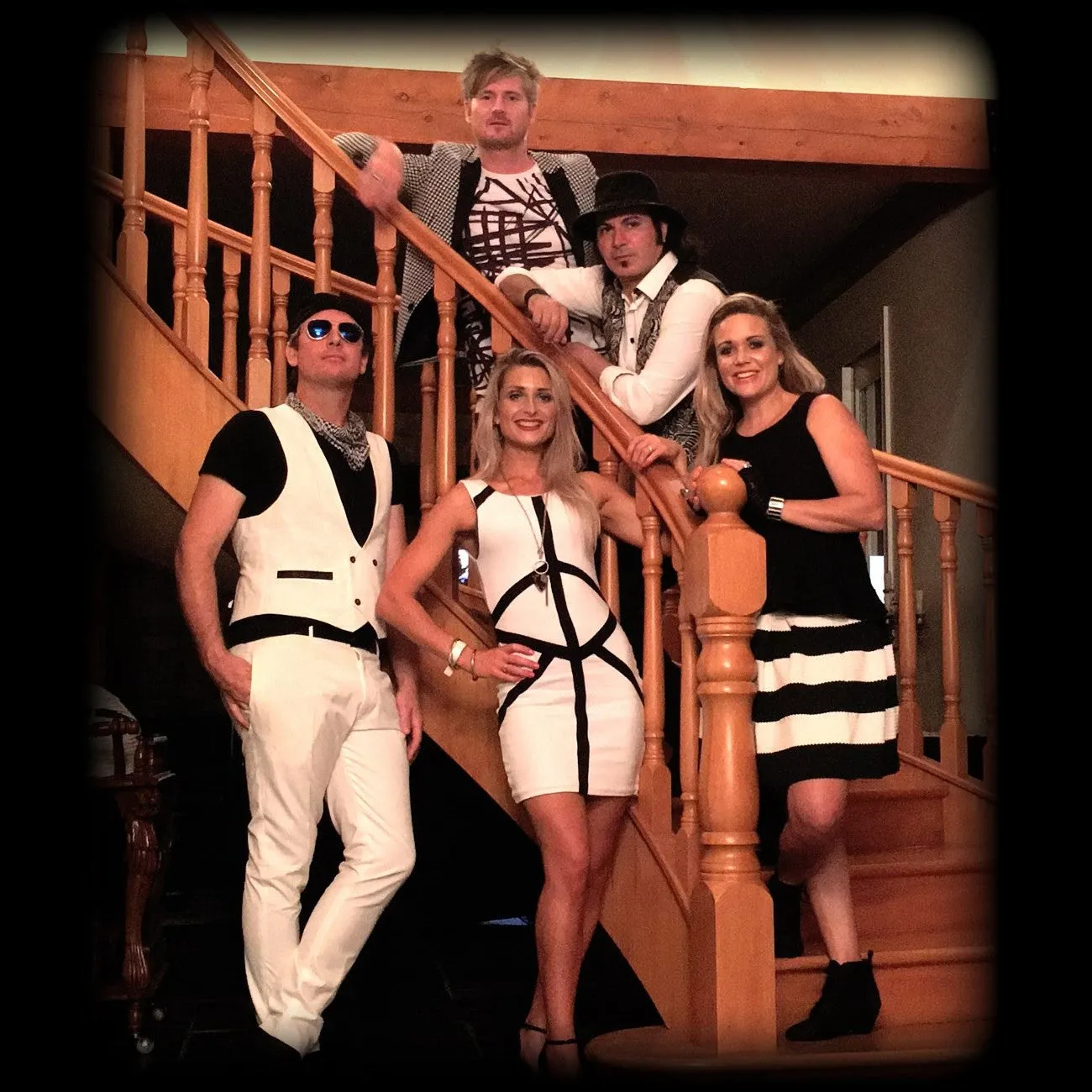 The Monroes - 4 or 5 piece Covers band - Hamilton