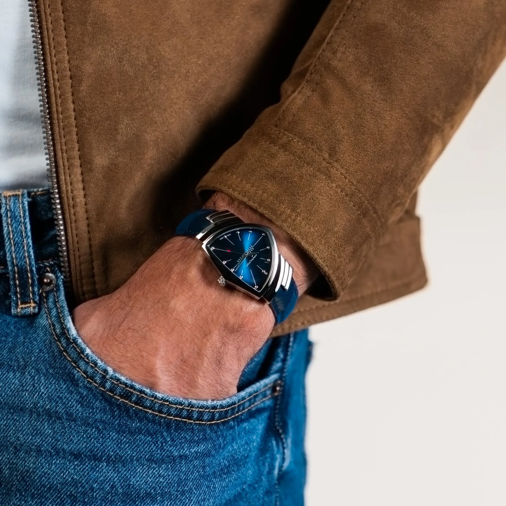 Ventura Quartz Gents Watch - H24411942