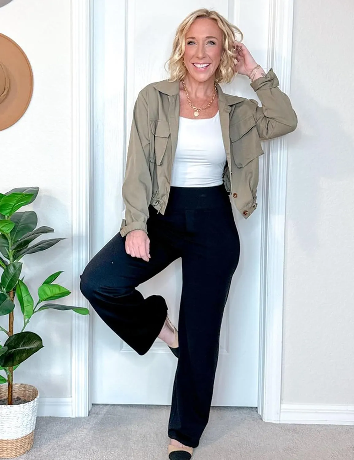 Women's Lightweight Black Cropped Utility Jacket Military Safari Button Down Anorak Coat with Pockets